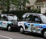 Taxi cổ tại London “chở” hình ảnh Việt Nam